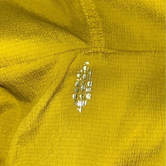 Free people Movement NWOT run wild jacket SIZE MEDIUM - Picture 10 of 10